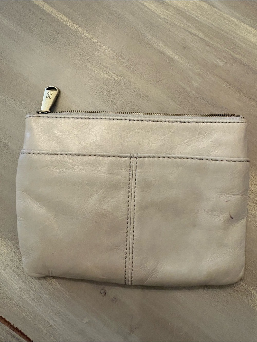 Hobo Women's Leather Zip Wristlet in Light Grey/Beige - Picture 2 of 6